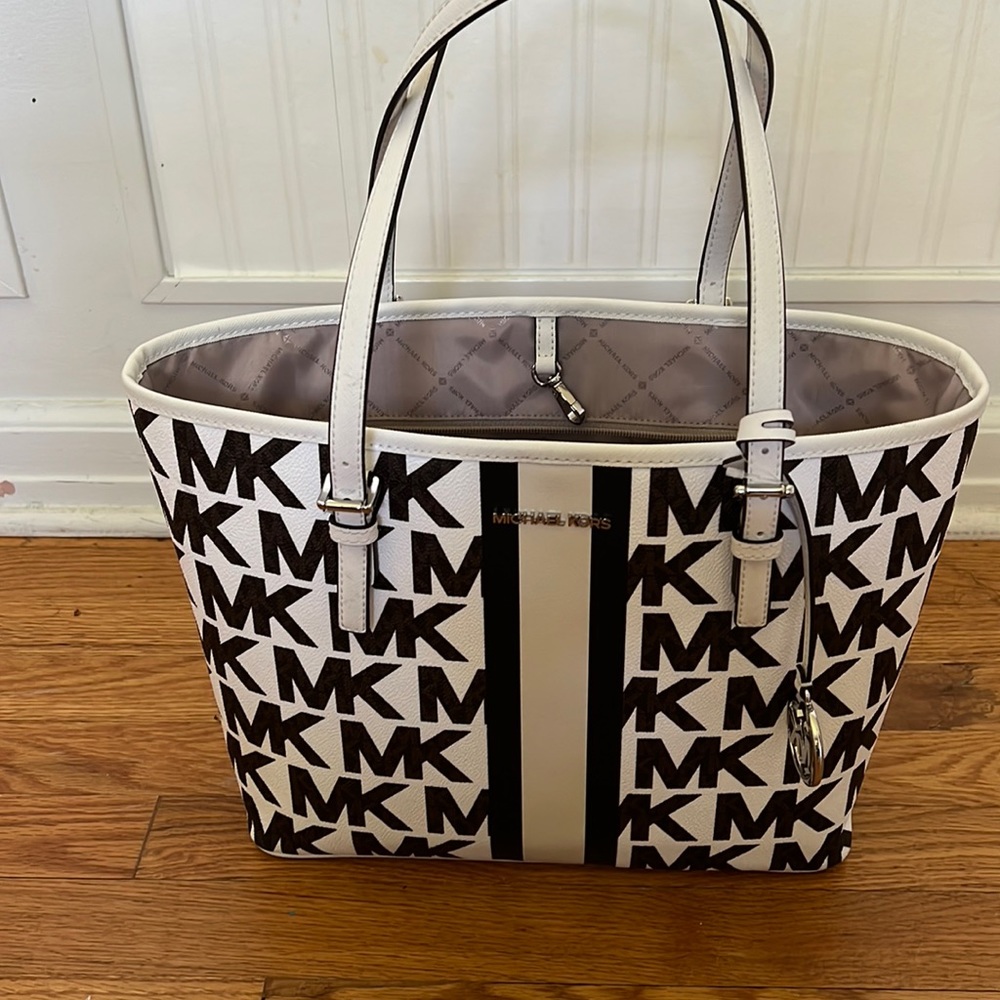 Michael Kors Medium Carryall Tote